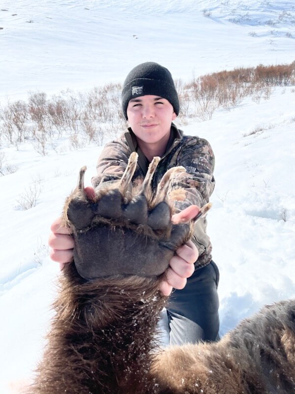 Grizzly bear hunt spring alaska 3 Grizzly bear hunt spring alaska